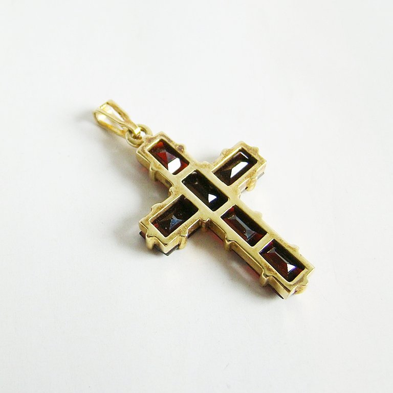 Anhänger Gold 333er Granat Kreuz